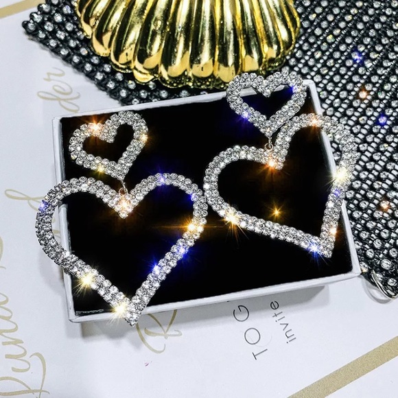 Platinum Plated Rhinestone Heart Earrings - Picture 3 of 3
